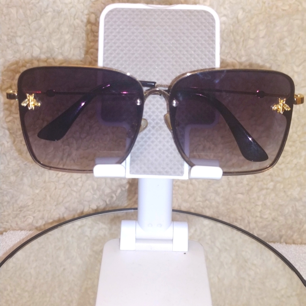 NWOT Wanna đ Seen sunglasses! - Picture 2 of 7